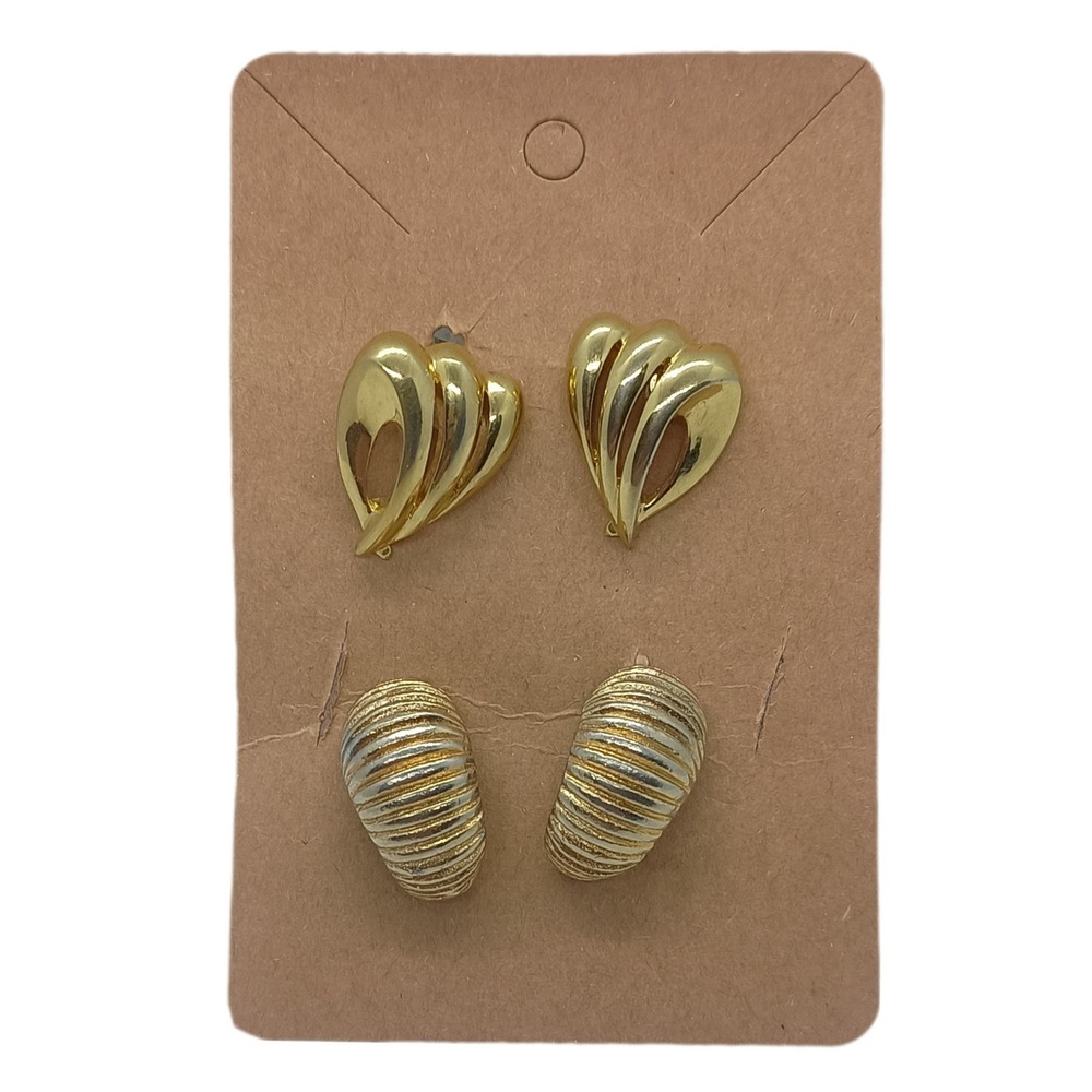 Monet Gold Toned Clip-on earrings Vintage SKUJ025